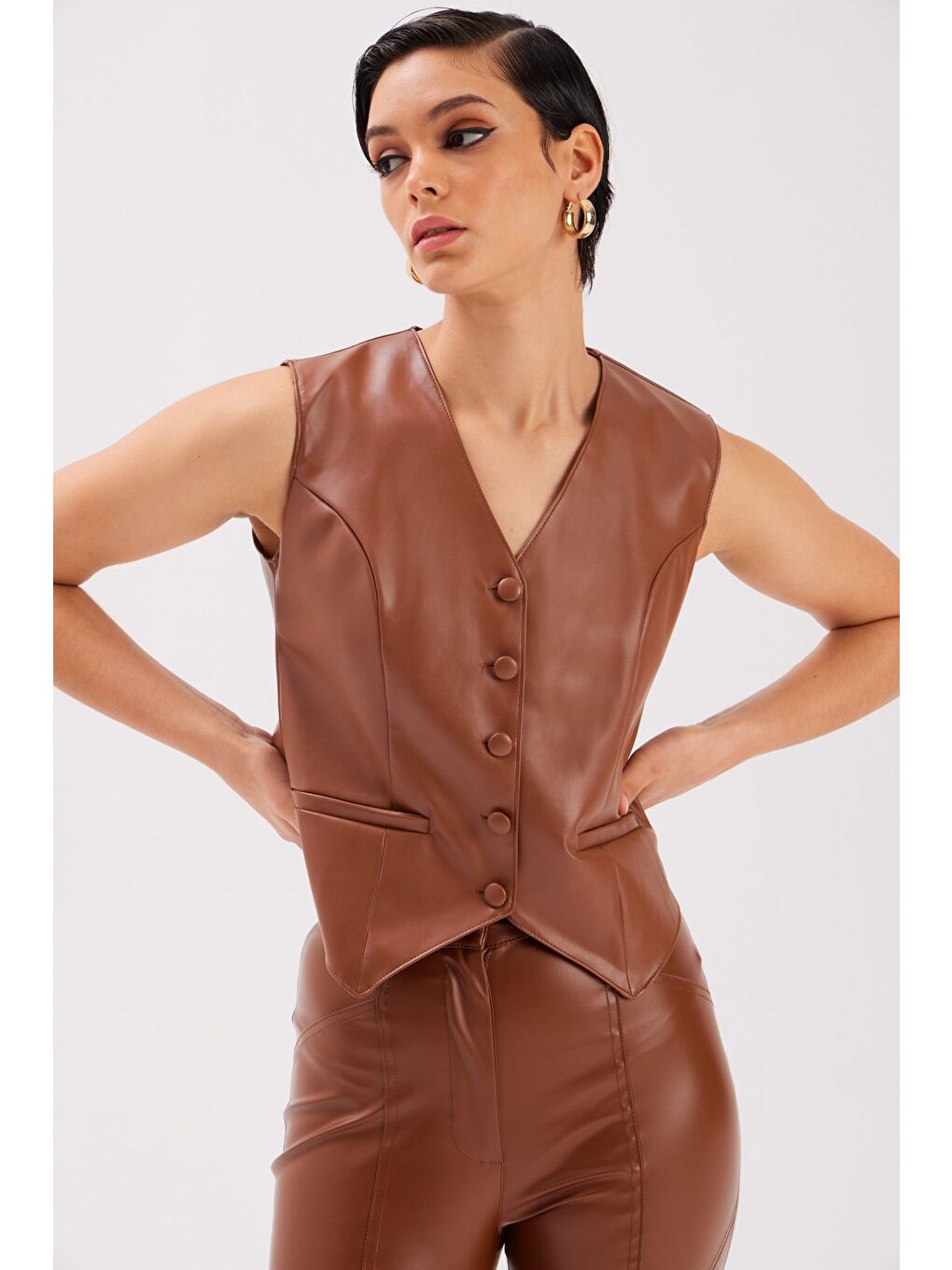Kahverengi Düğme Detaylı Deri Yelek - Kahve-1