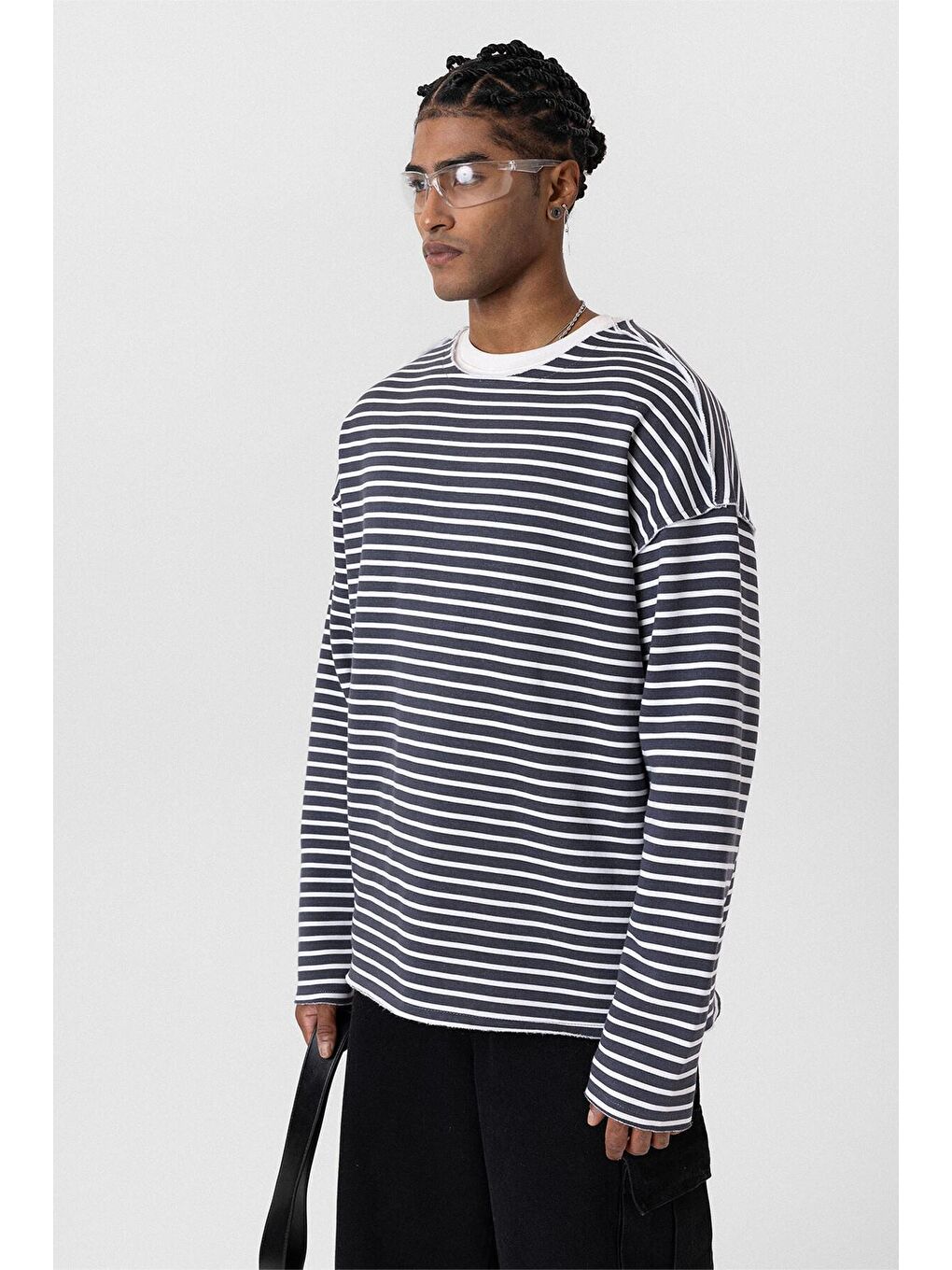 Gri Yaka Detaylı Oversize Sweatshirt Füme-3