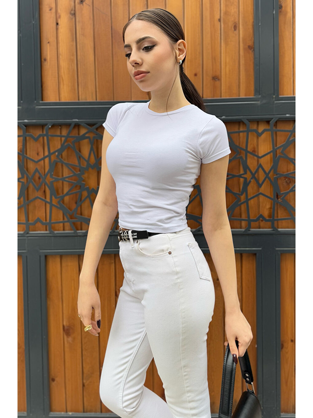 Beyaz Kadın Bisiklet Yaka Tişört-1