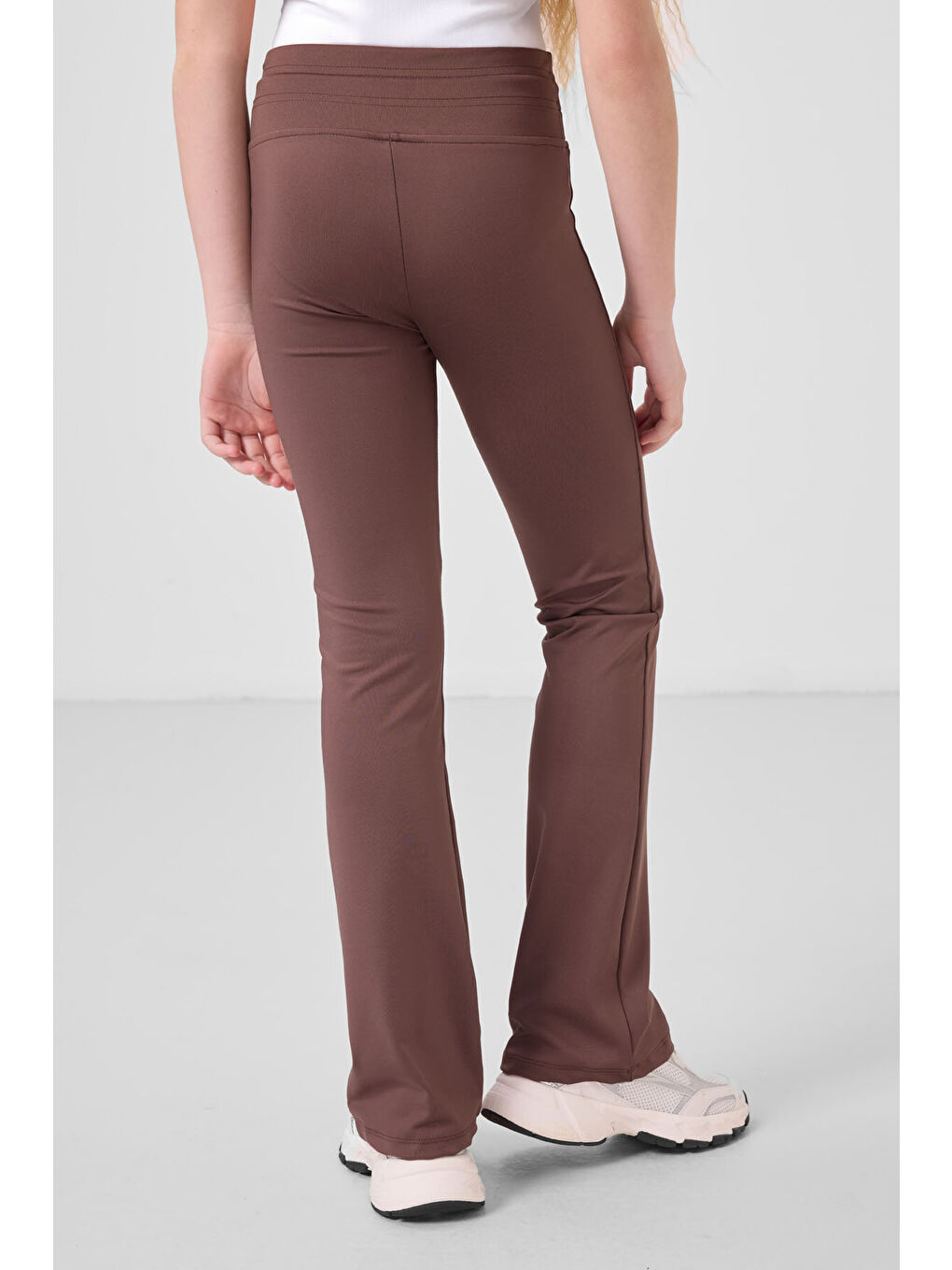 Kahverengi Esnek Standart Fit Basic Performans İspanyol Paça Kız Çocuk Tayt - 75193-4