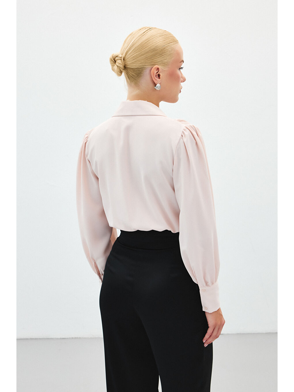 Pembe Aksesuar Detaylı Bodysuit Bluz - Pudra-7