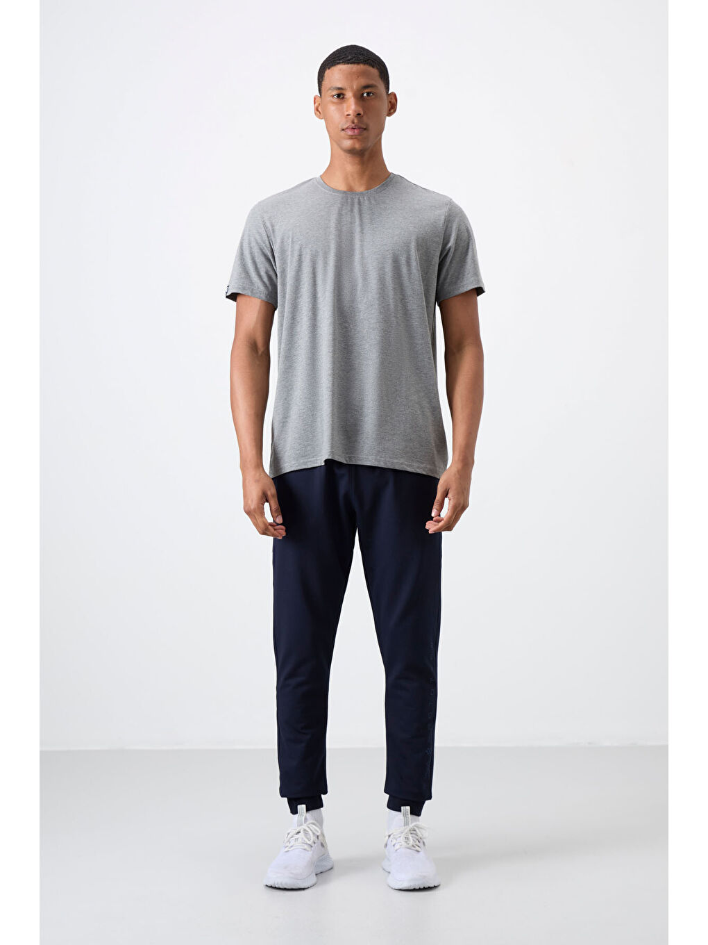 İndigo Pamuk Yumuşak Dokulu Standart Fit Nakışlı  Eşofman Alt - 82133-2