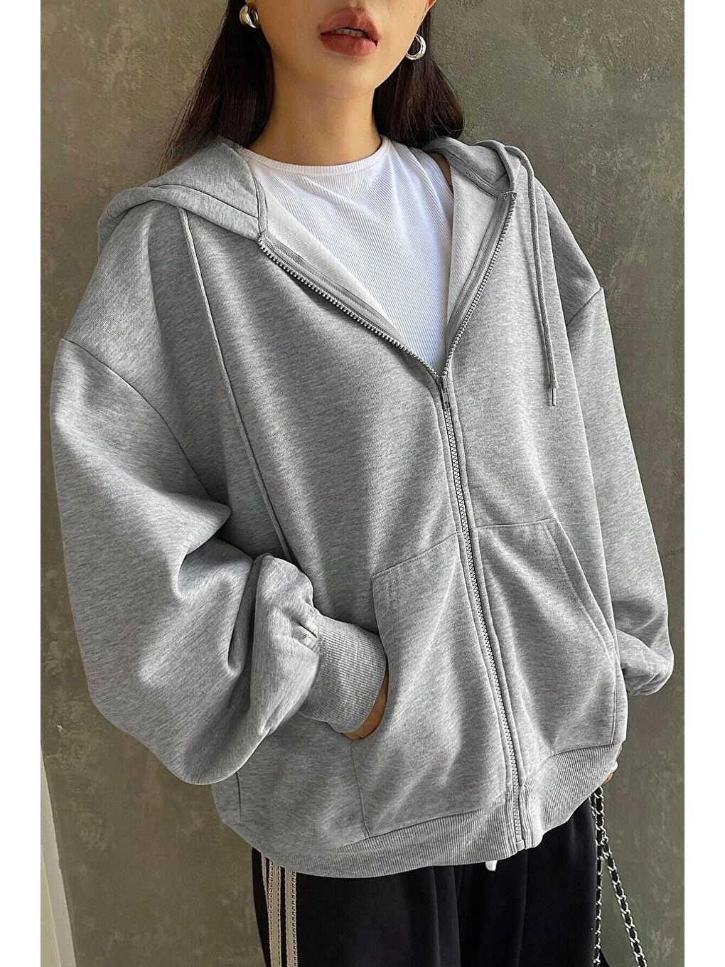 Kadın Gri Kapüşon Detay Fermuarlı Hırka-2