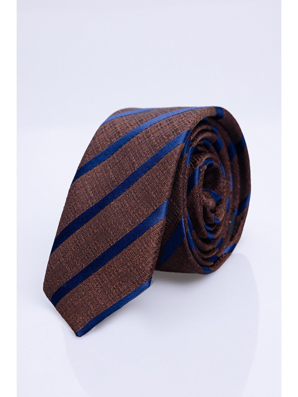 İnce Desenli Kahverengi Erkek Kravat