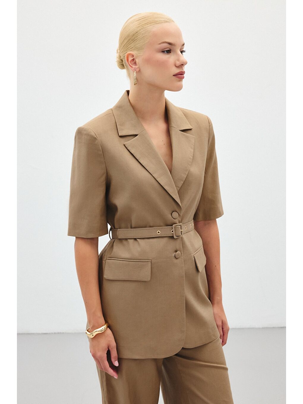 Kahverengi Kısa Kollu Kemerli Ceket - Camel-2