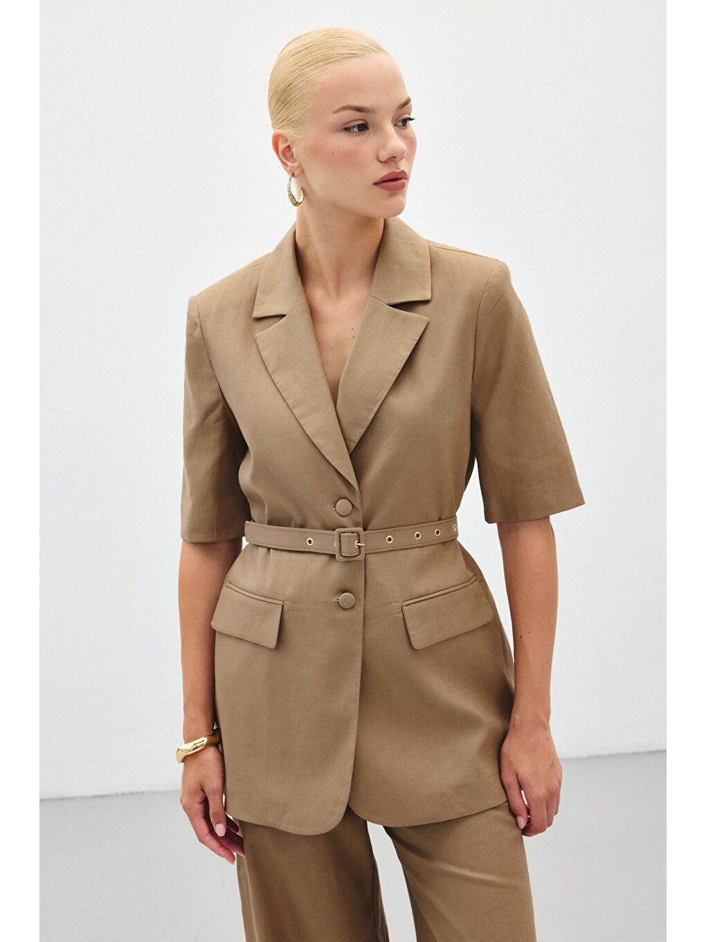 Kahverengi Kısa Kollu Kemerli Ceket - Camel-3