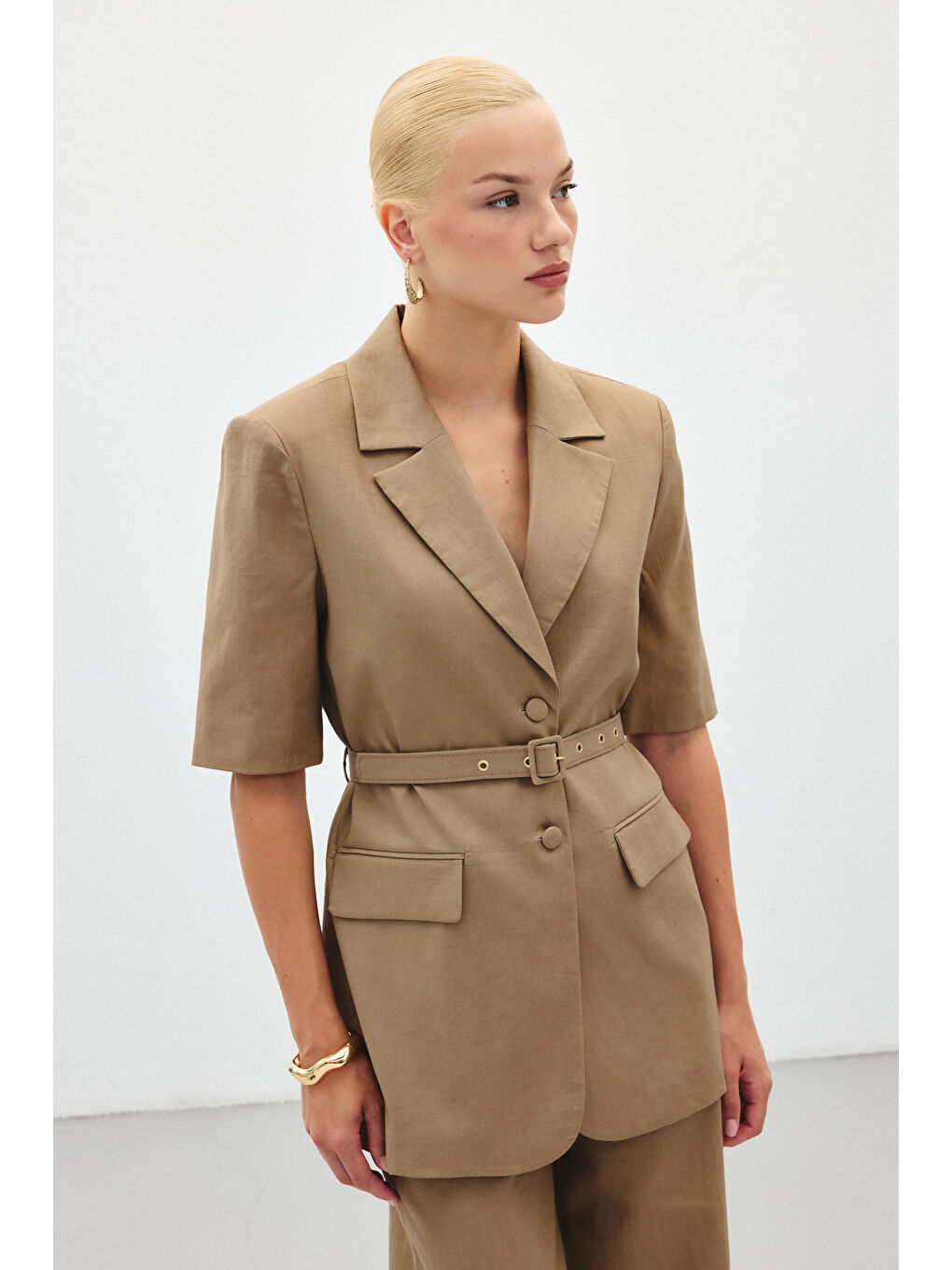 Kahverengi Kısa Kollu Kemerli Ceket - Camel-4