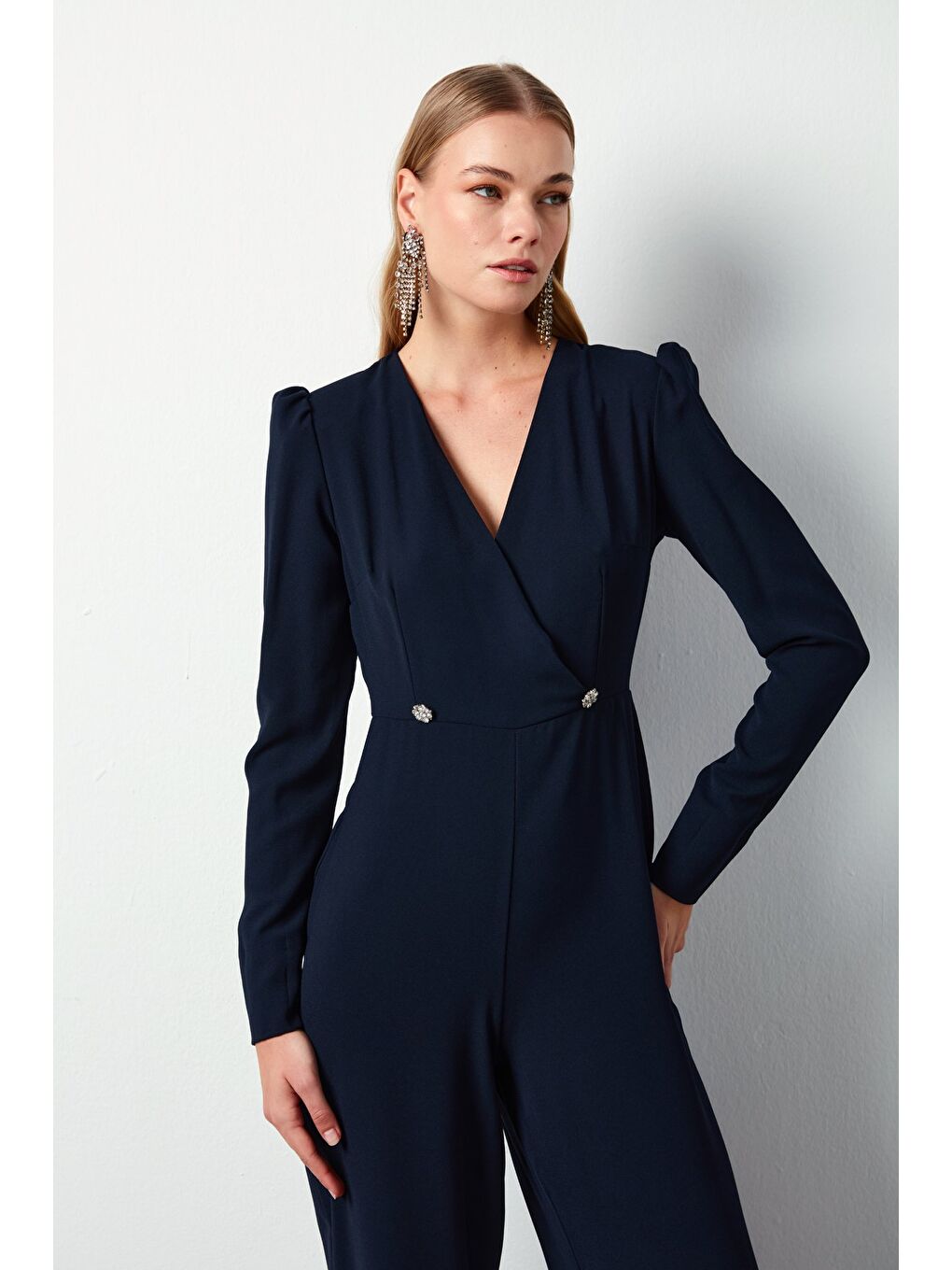 Kruvaze Süs Taşlı Krep Tulum - Lacivert-2