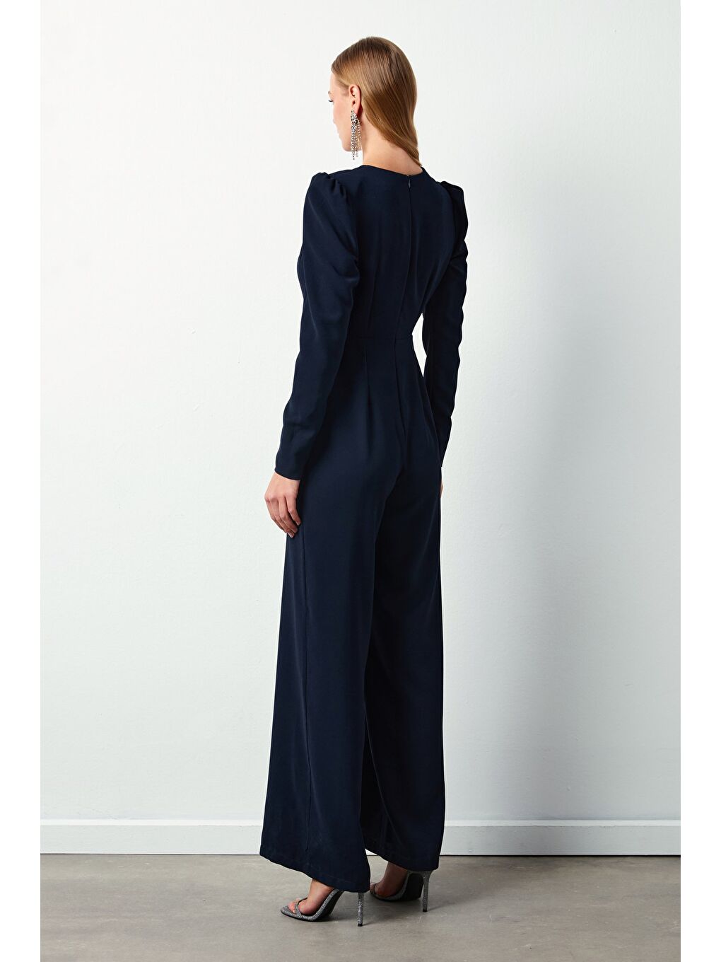 Kruvaze Süs Taşlı Krep Tulum - Lacivert-6