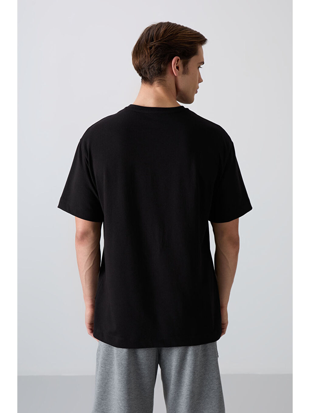 Siyah Pamuklu Kalın Yumuşak Dokulu Oversize Fit Baskılı Erkek Tişört - 88333-4