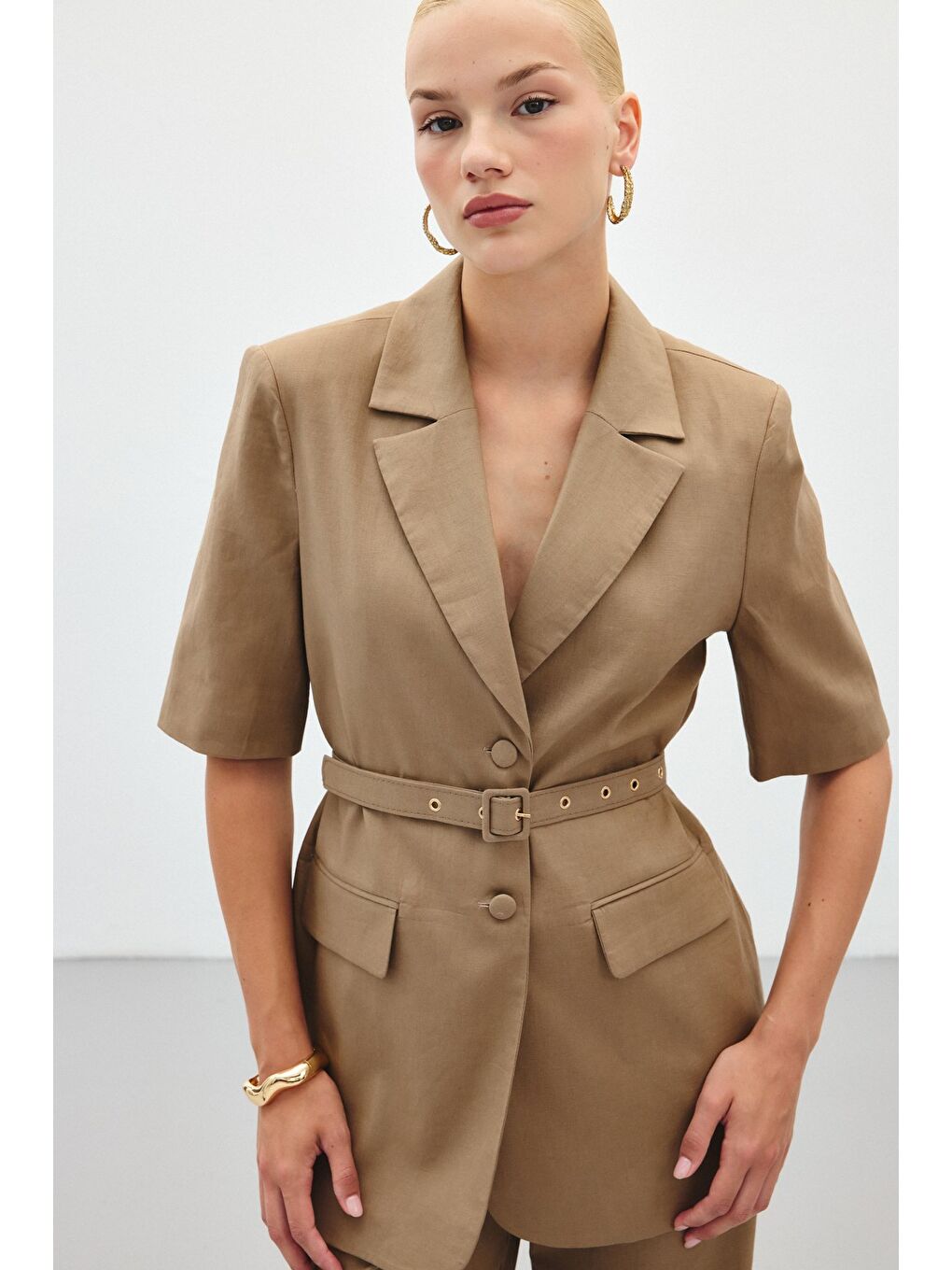 Kahverengi Kısa Kollu Kemerli Ceket - Camel-6