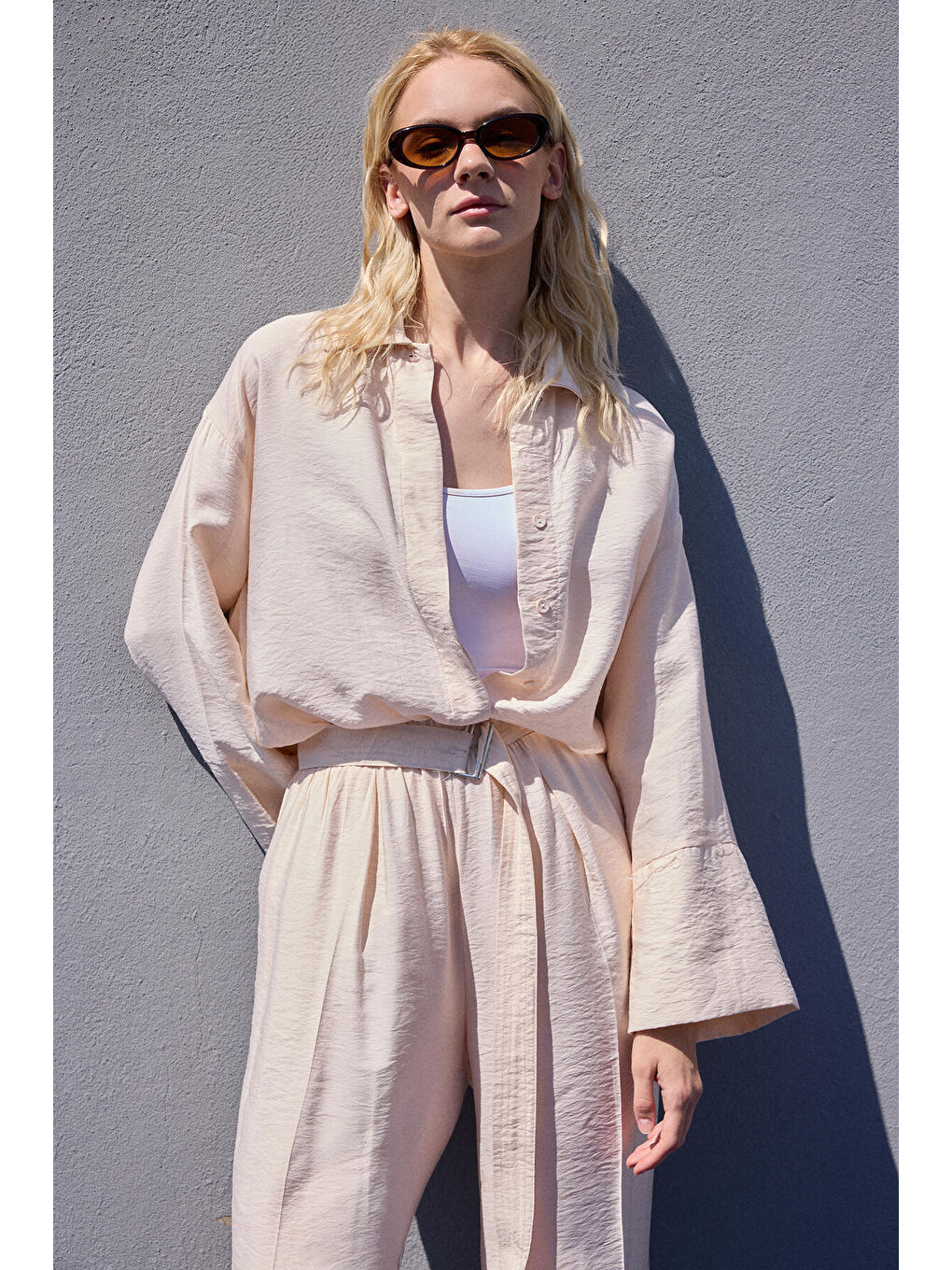 Bej Kuşaklı Gömlek Yaka Pantolon Takım-1