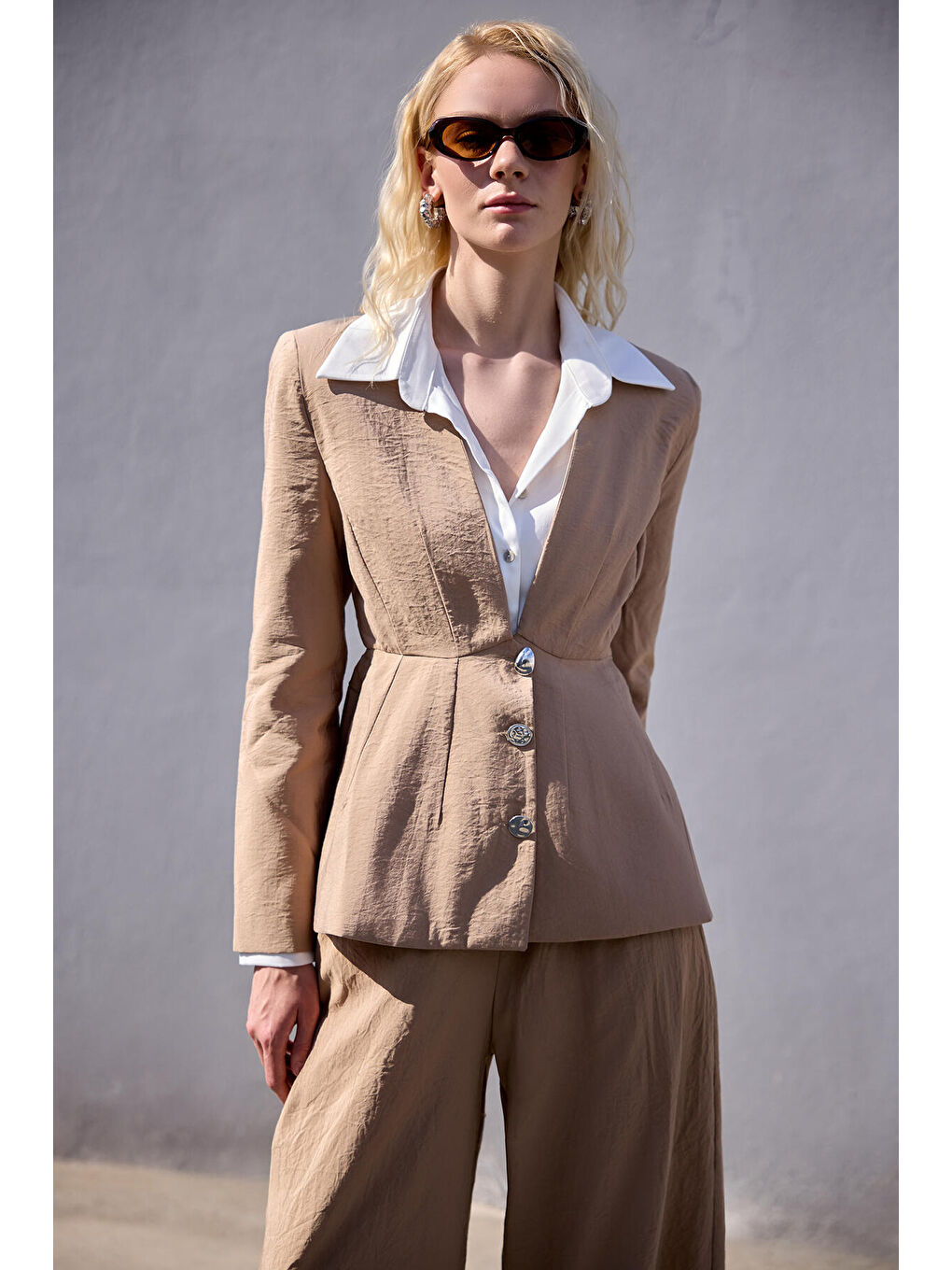 Bej Metal Düğmeli Kupra Ceket-5