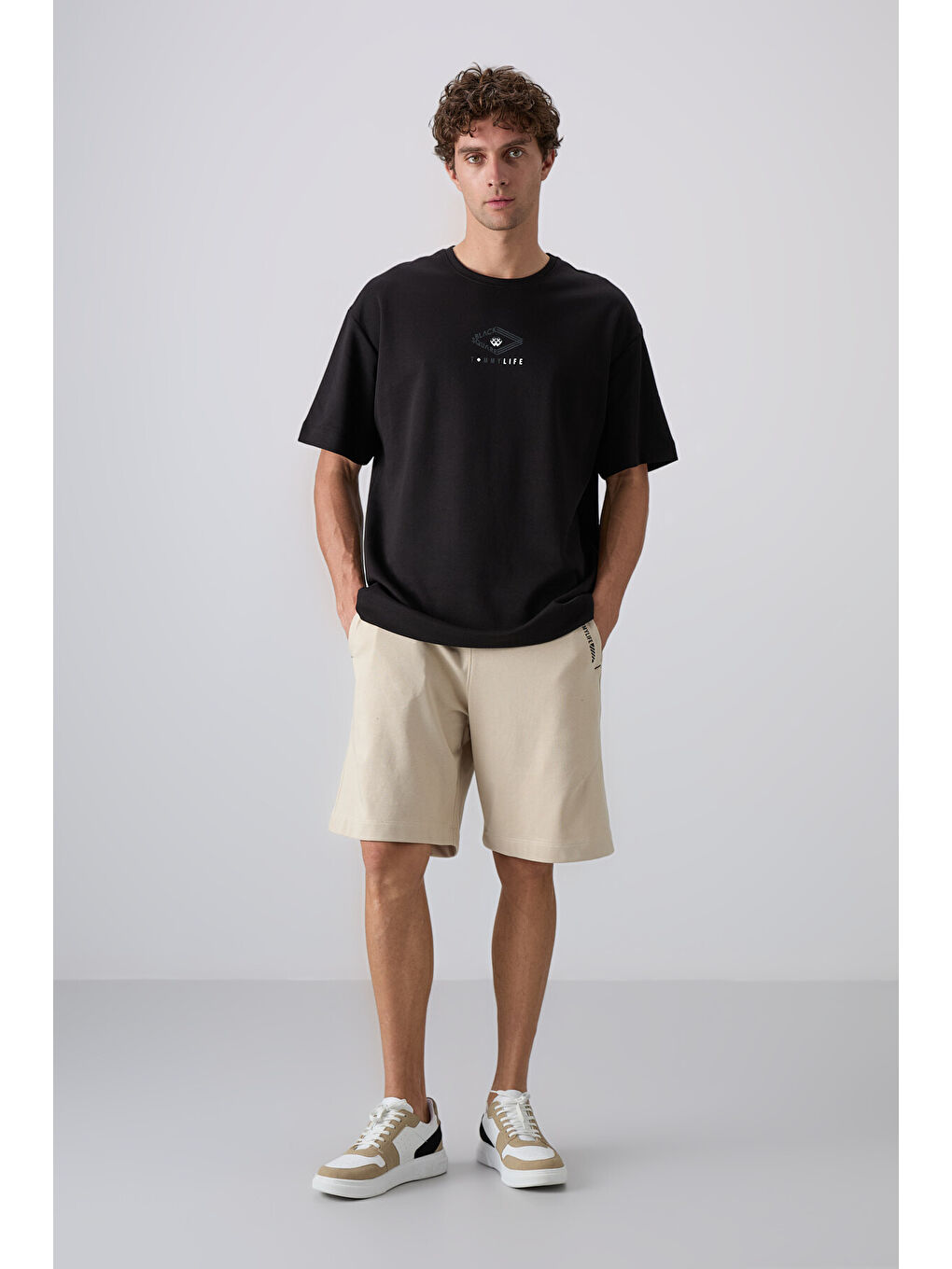 Siyah Pamuklu Kalın Yumuşak Dokulu Oversize Fit Baskılı Erkek Tişört - 88325-2