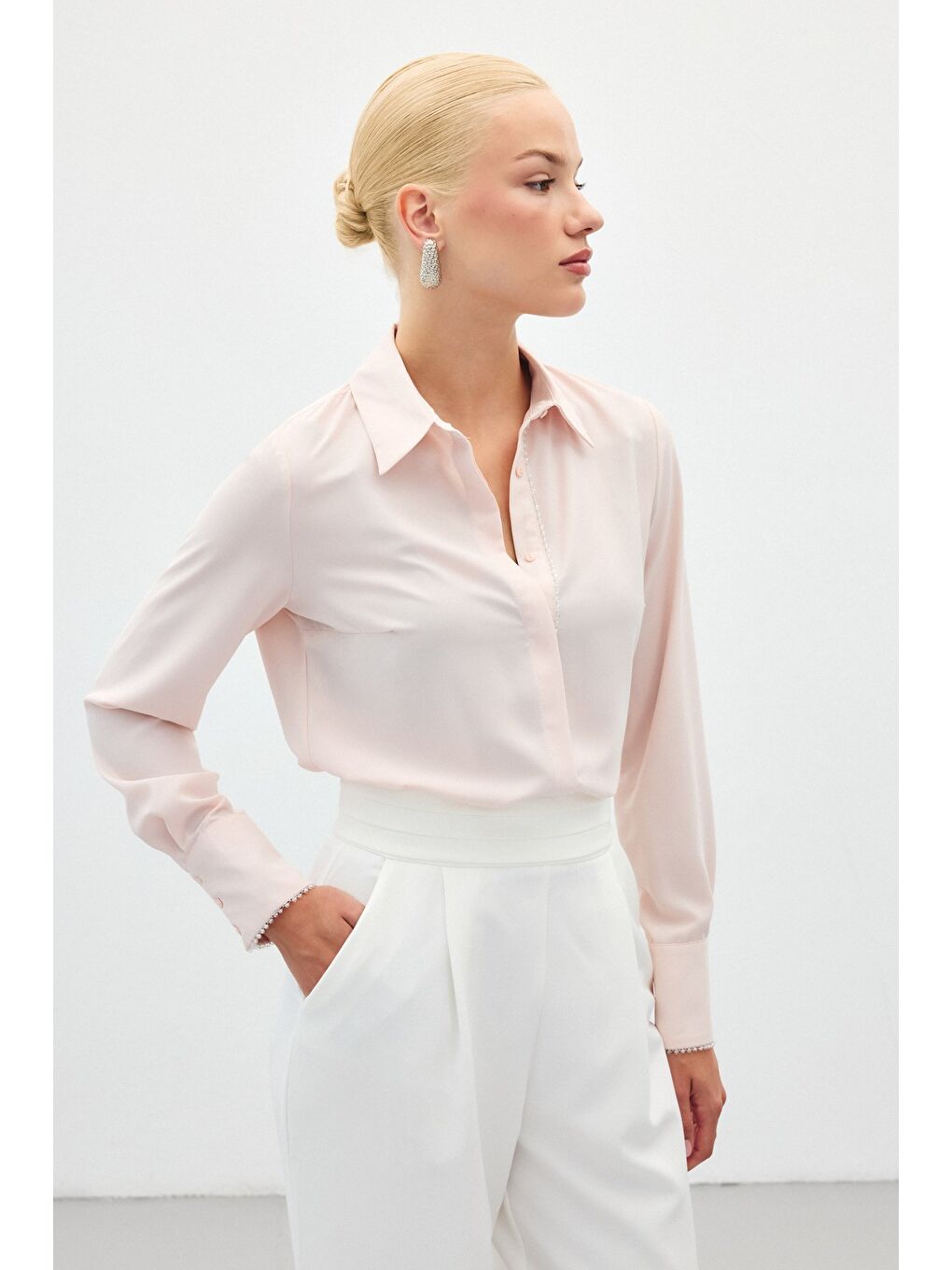 Pembe Boncuk Aksesuarlı Gömlek - Pudra-3
