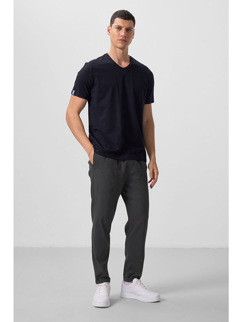 Standart Fit Basic V Yaka 2'li Paket Siyah-Lacivert Erkek Tişört - 87912-4