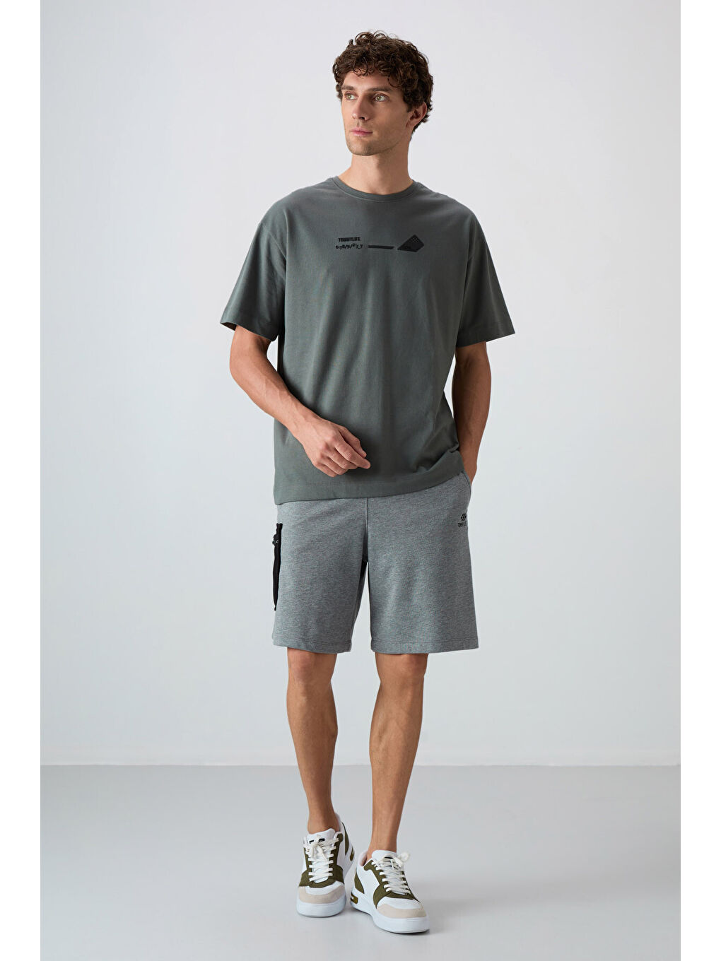 Haki Pamuklu Kalın Yumuşak Dokulu Oversize Fit Baskılı Erkek Tişört - 88330-2