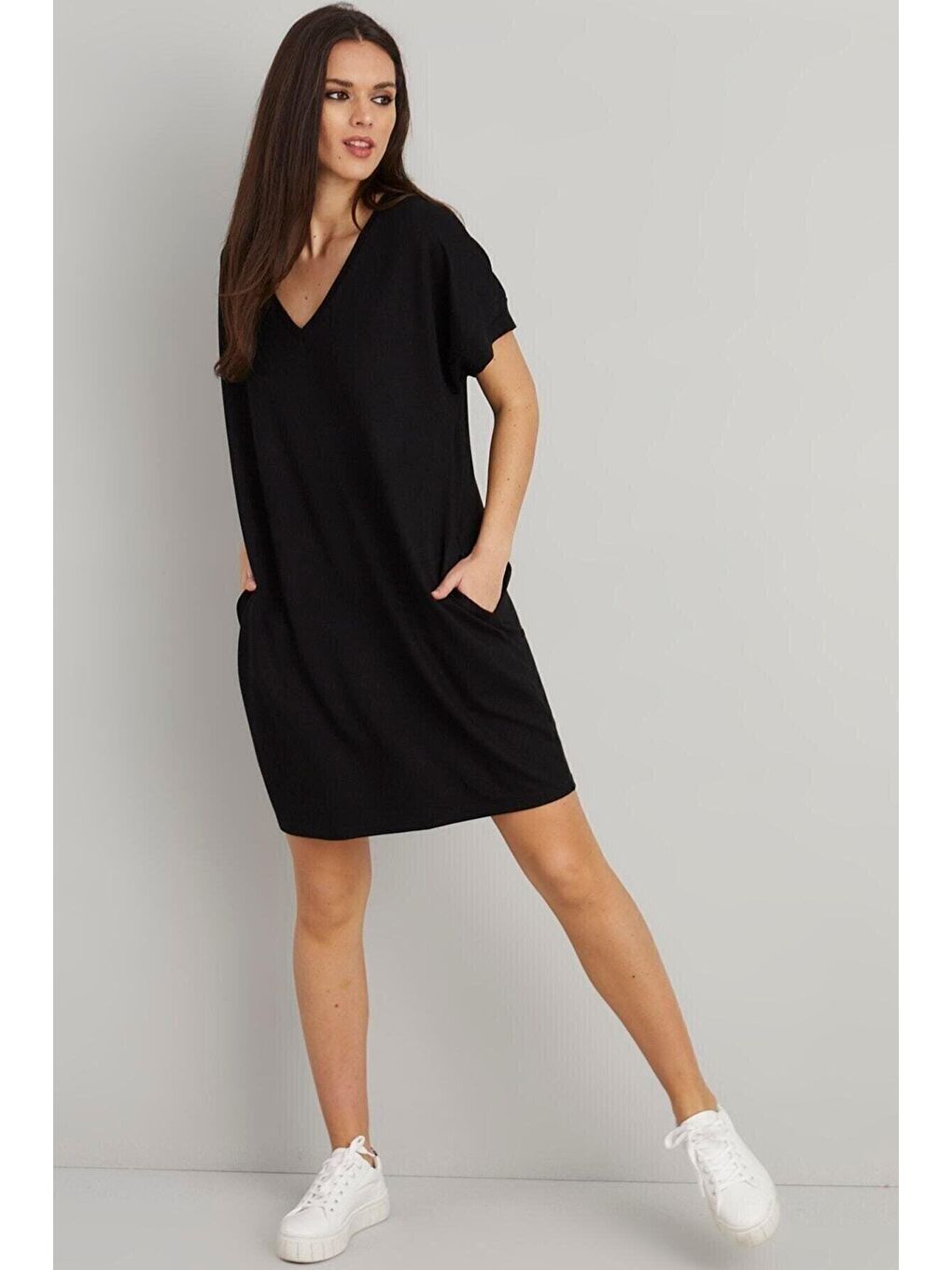 Kadın Siyah Sırt Baskılı Cepli Elbise-1