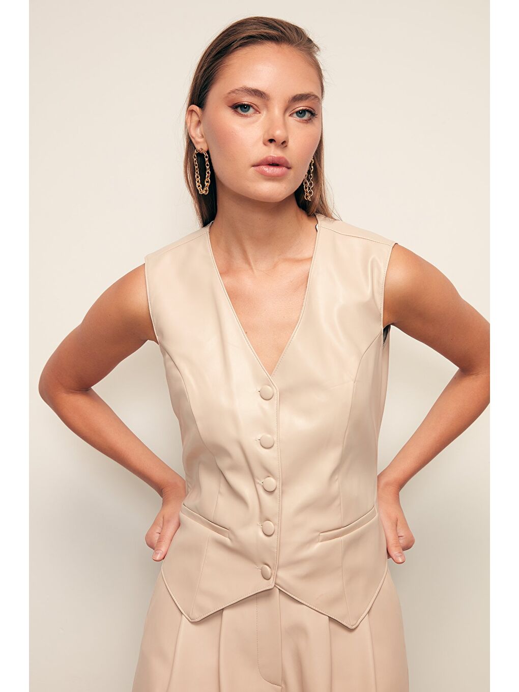 Bej Düğme Detaylı Deri Yelek - Taş-5