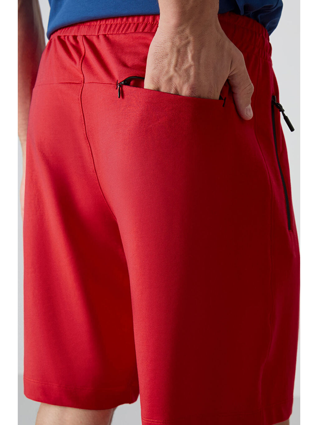 Kırmızı Gizli Fermuar Arka Cepli Bağcıklı Standart Kalıp Erkek Şort - 81136-2