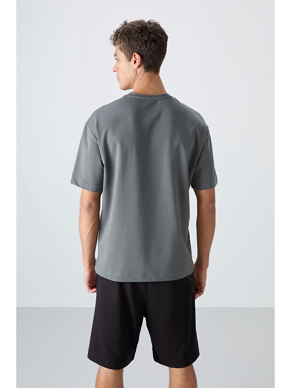 Haki Pamuklu Kalın Yumuşak Dokulu Oversize Fit Baskılı Erkek Tişört - 88344-4