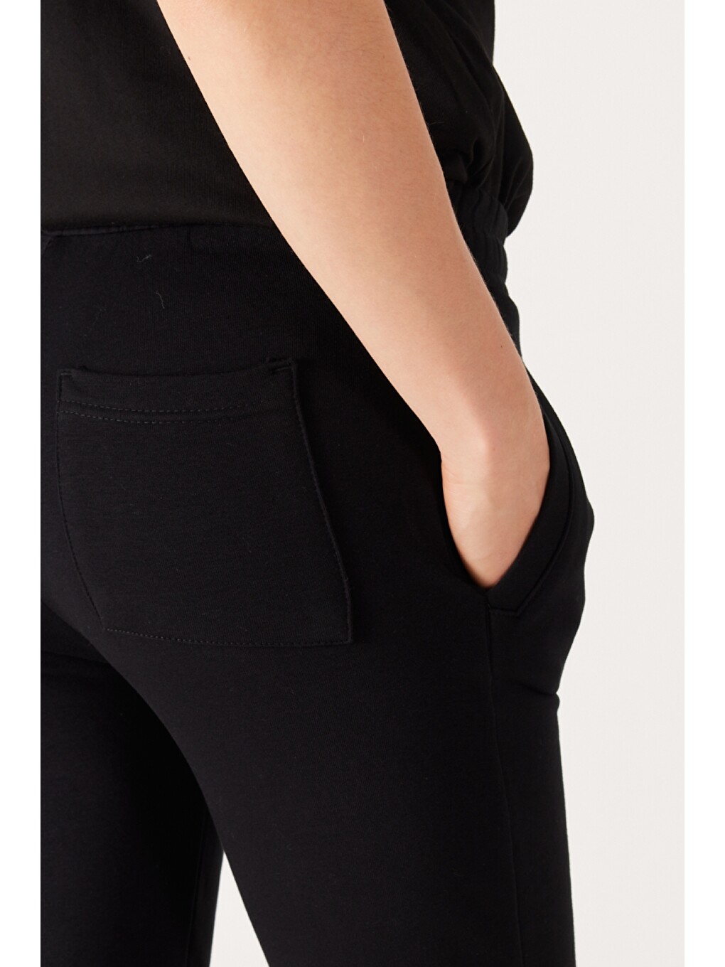 Regular Fit Normal Kesim İçi Polarlı Cepli Siyah Jogger Eşofman Altı-4