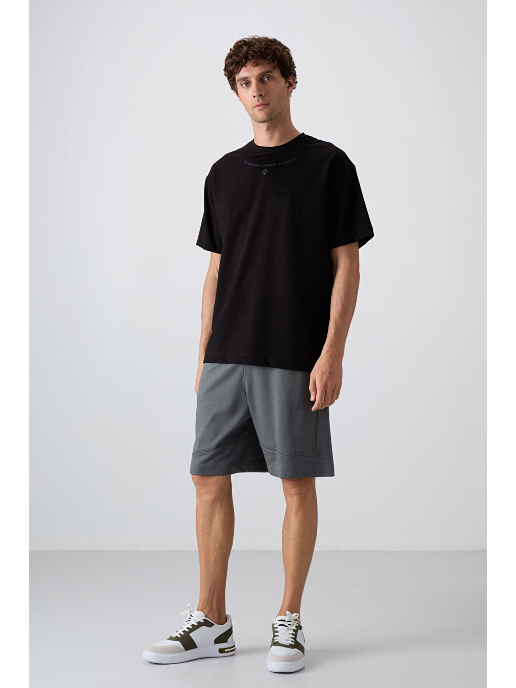 Siyah Pamuklu Kalın Yumuşak Dokulu Oversize Fit Baskılı Erkek Tişört - 88343-1