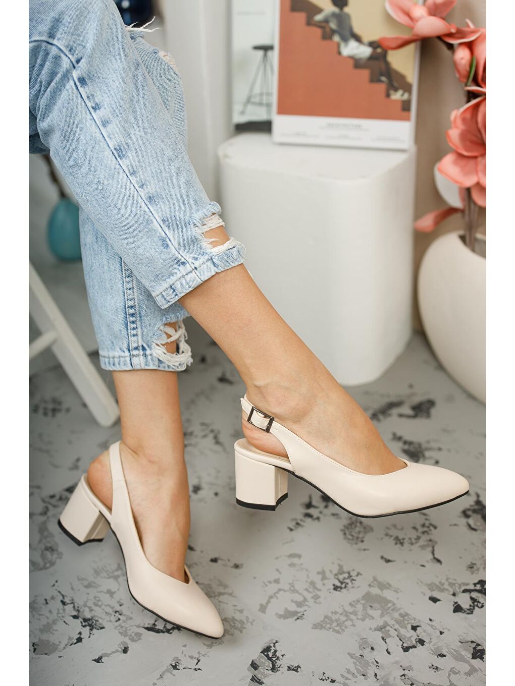 Ekru W0711 Kadın Arkası Açık Klasik Günlük Tarz Şık ve Rahat Topuklu Ayakkabı-1