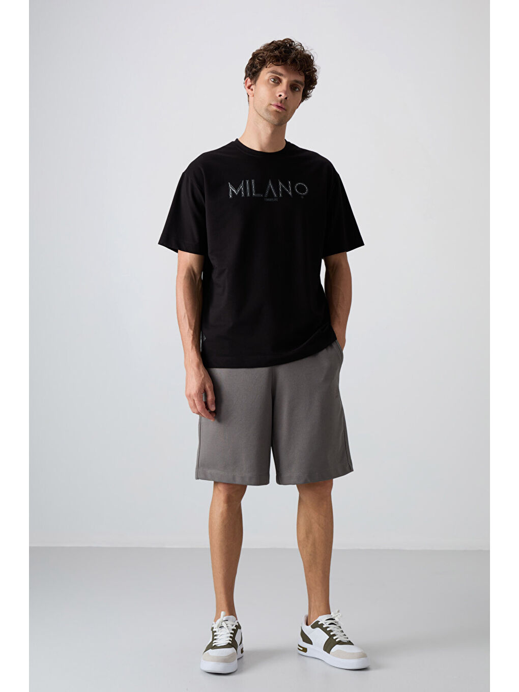 Siyah Pamuklu Kalın Yumuşak Dokulu Oversize Fit Baskılı Erkek Tişört - 88345-1