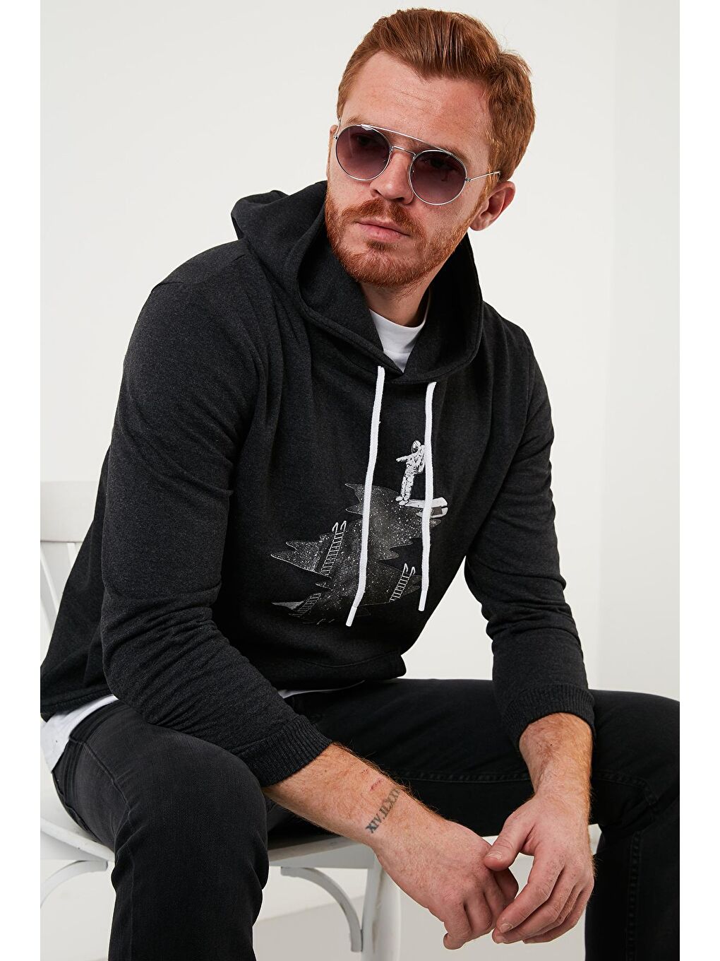 Gri Slim Fit Kapüşonlu Kanguru Cepli İçi Tüylü Şardonlu Sweat 568R704-3