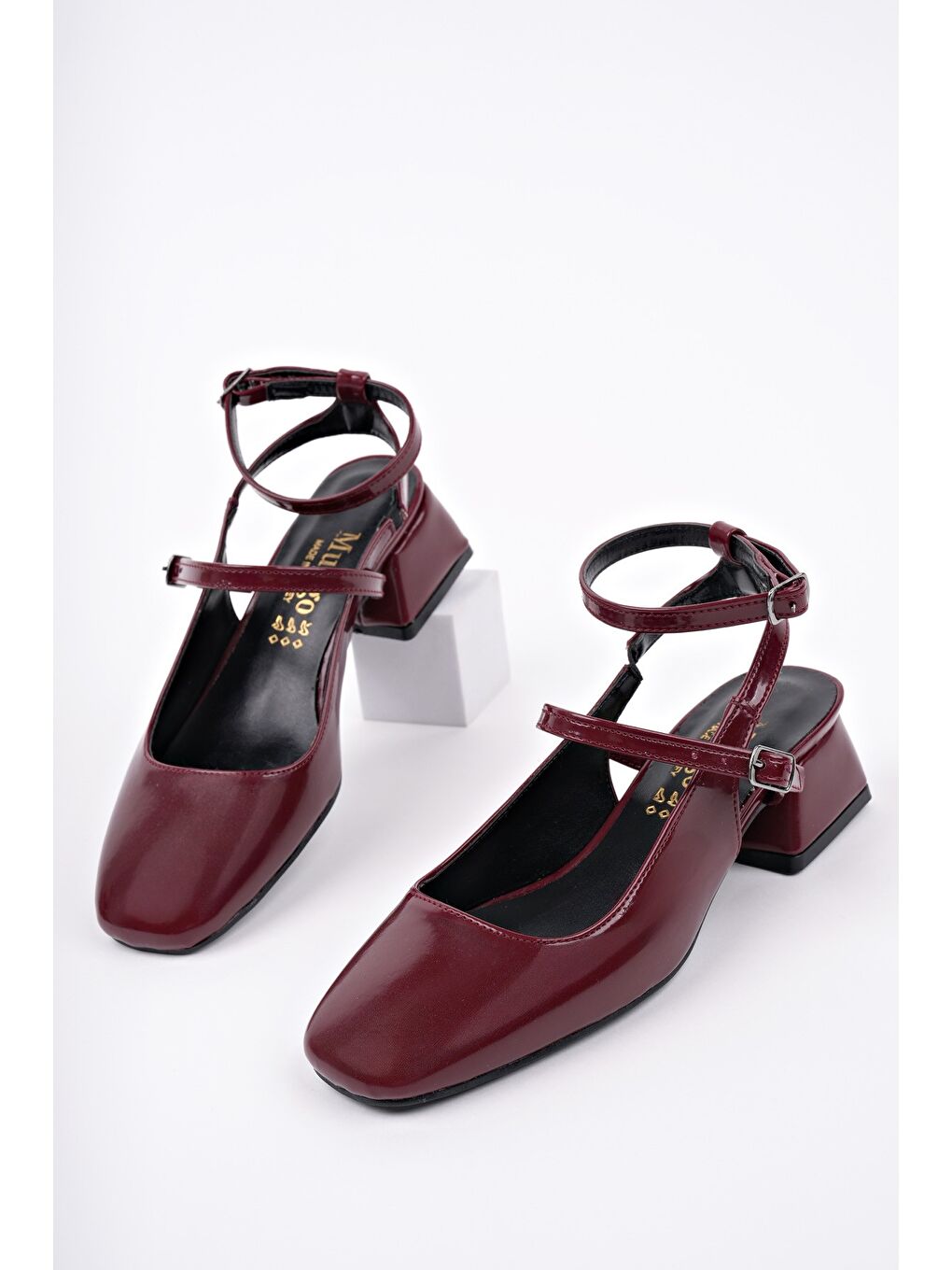 Bordo CHOPRA Kare Burun Çift Kemerli Bilekten Bağlamalı Arkası Açık Kısa Topuklu Ayakkabı