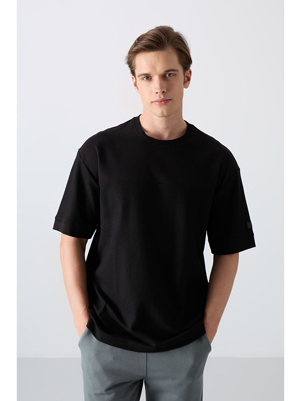 Siyah Pamuklu Kalın Yüzeyi Dokulu Oversize Fit Basic Erkek Tişört - 88340