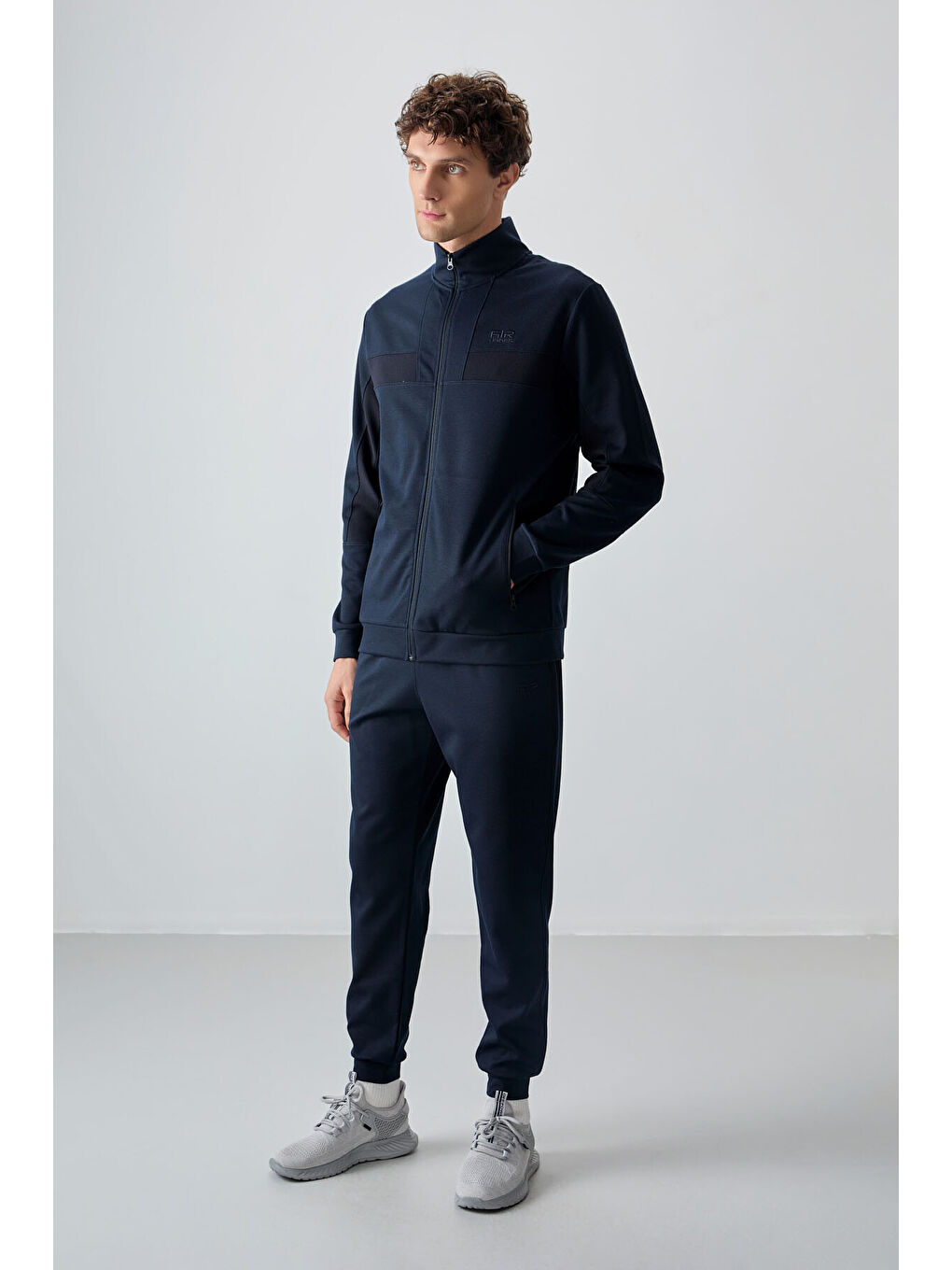 Lacivert Yüzeyi Dokulu Standart Fit Nakışlı Erkek Eşofman Takım - 85248-4