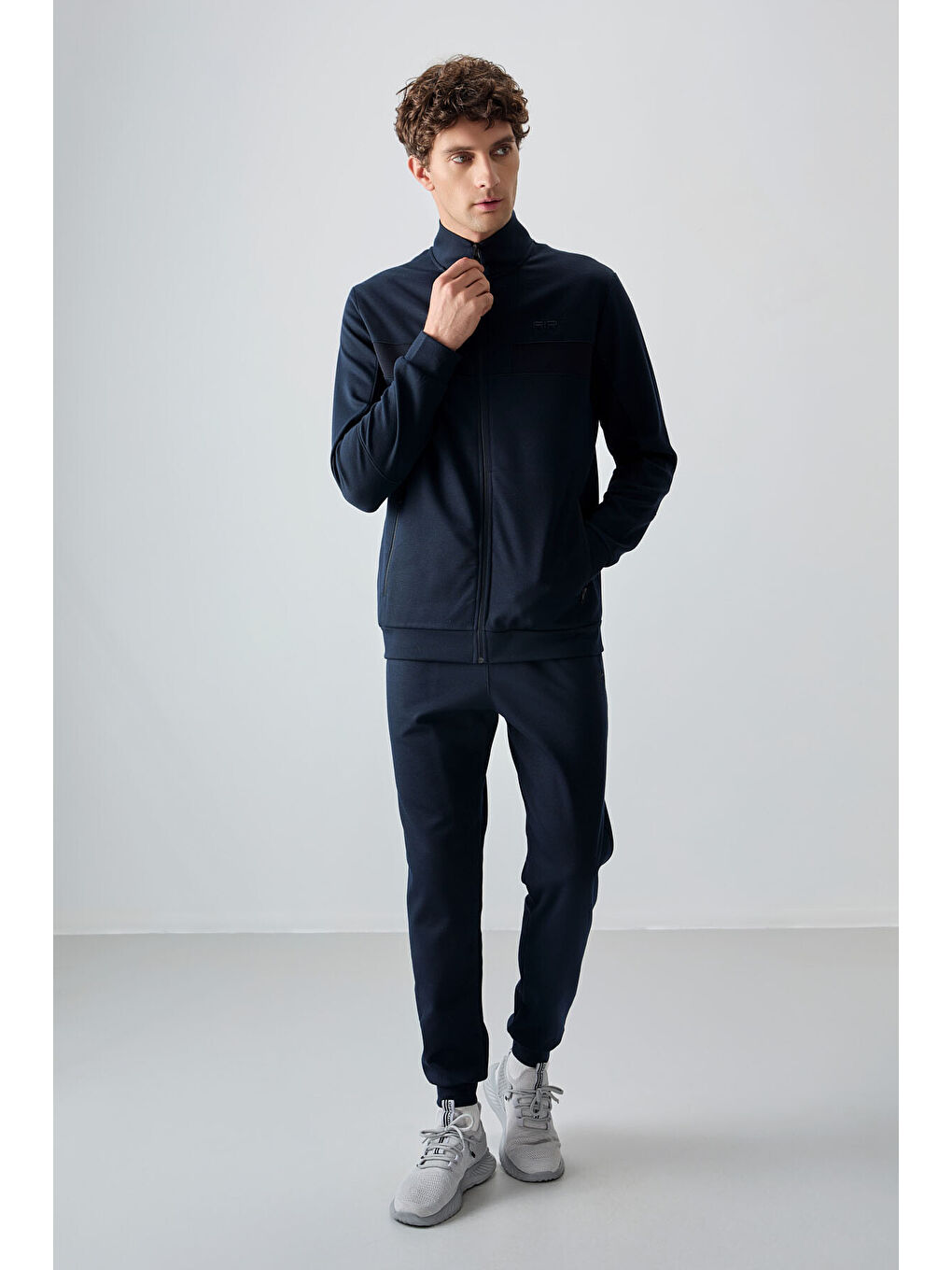 Lacivert Yüzeyi Dokulu Standart Fit Nakışlı Erkek Eşofman Takım - 85248