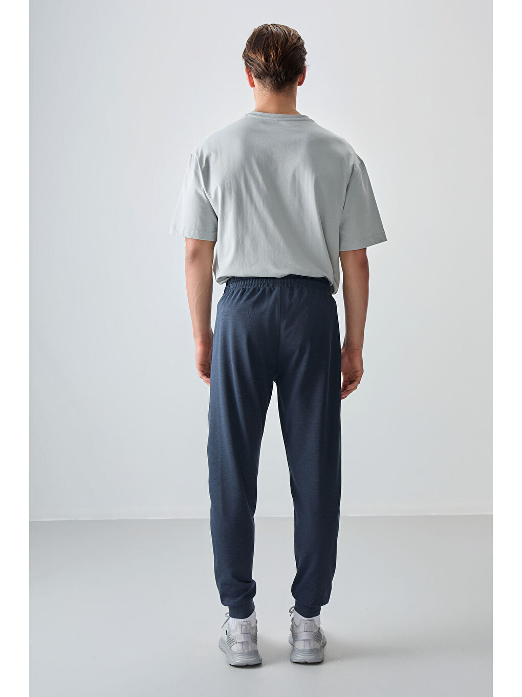 İndigo Yüzeyi Dokulu Standart Fit Nakışlı  Eşofman Alt - 82126-4