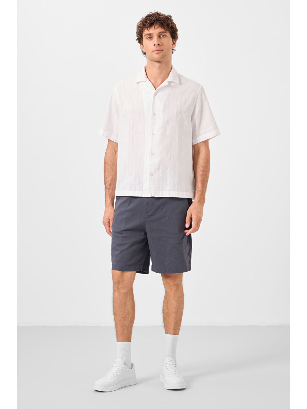 Gri Standart Fit Dokuma Hafif Esnek Chino Erkek Şort - 81293