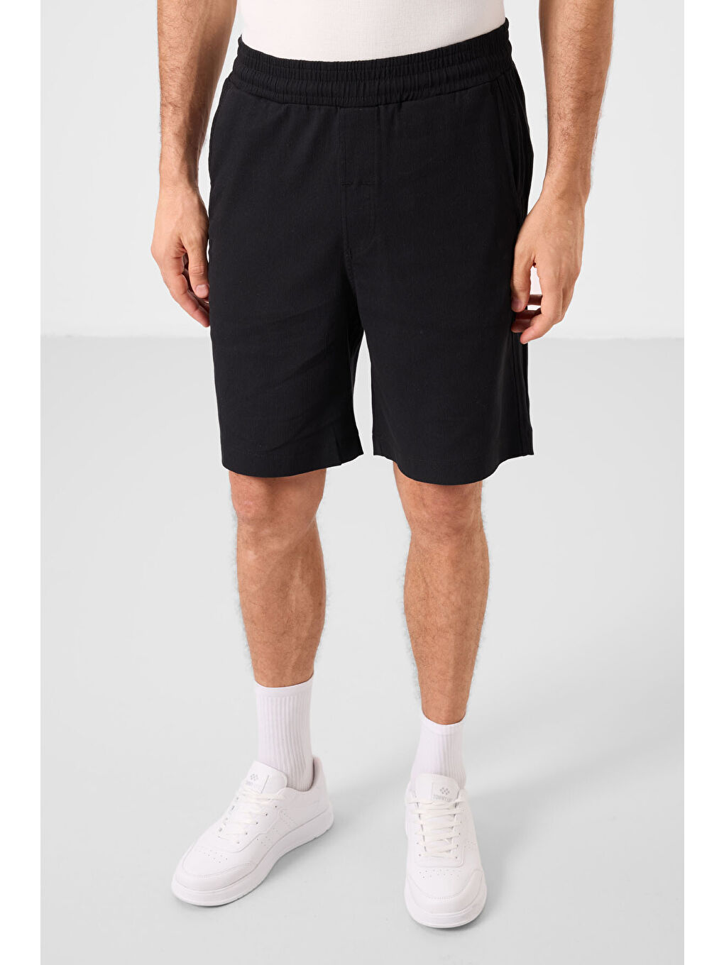 Siyah Standart Fit Dokuma Hafif Esnek Chino Erkek Şort - 81289-1