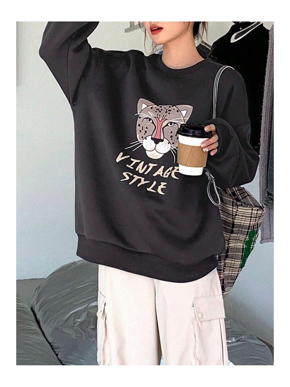 Trendseninle Gri Kadın GRİ Vintage Style Baskılı Bisiklet Yaka Sweatshirt - 2