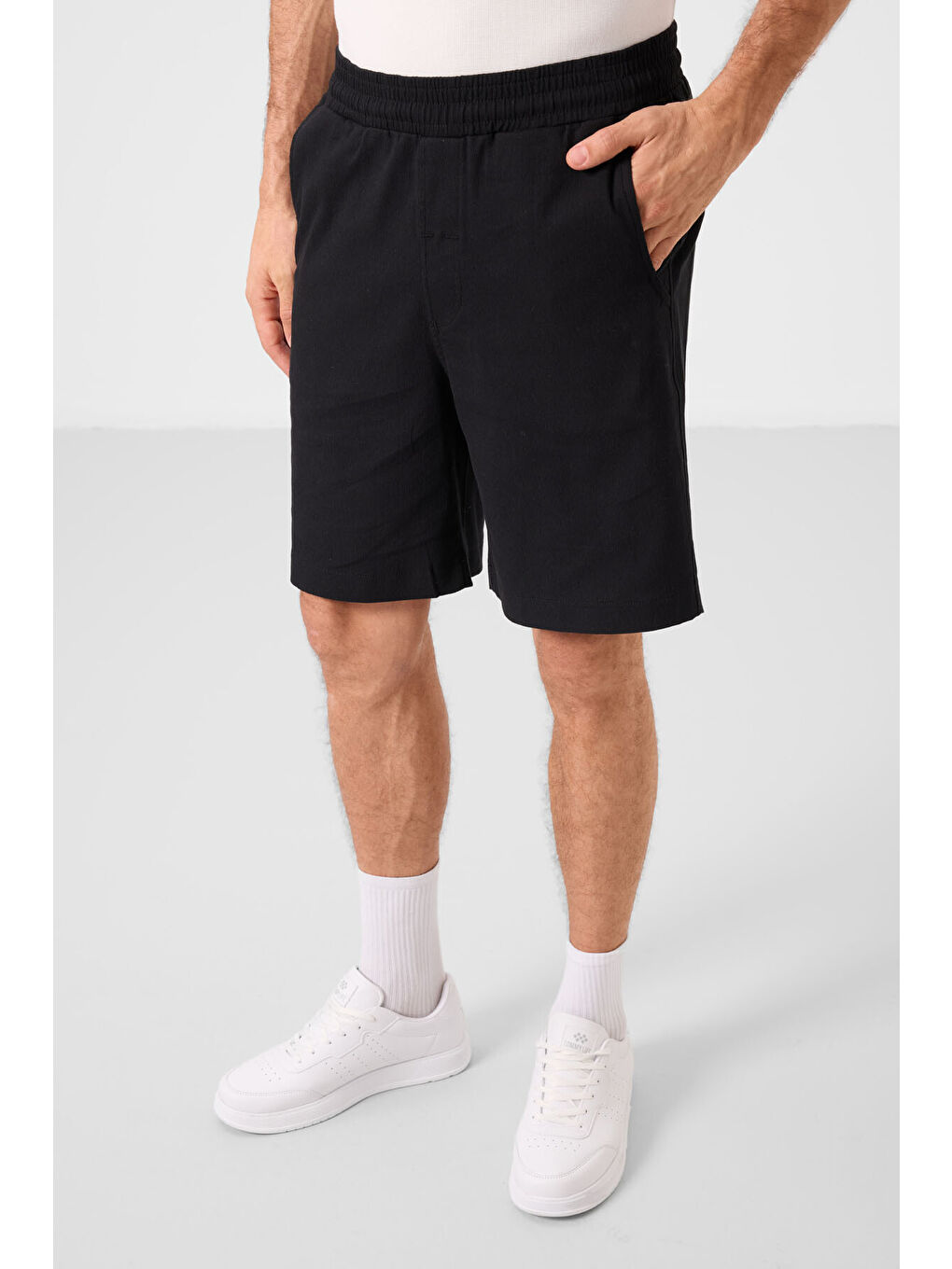 Siyah Standart Fit Dokuma Hafif Esnek Chino Erkek Şort - 81289-3