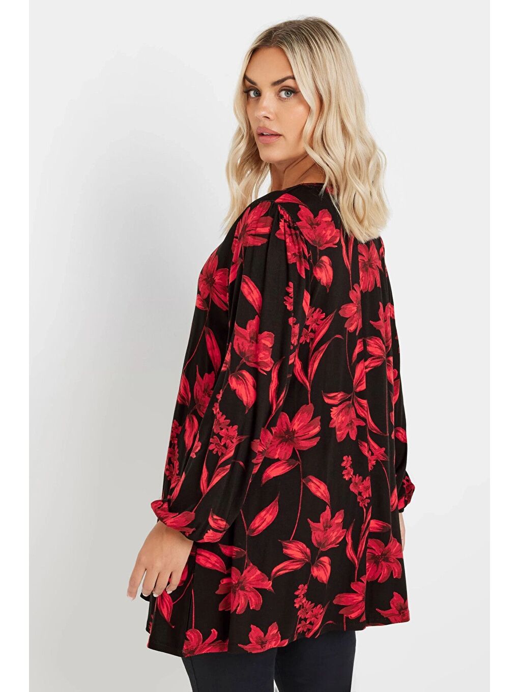 Siyah Büyük Beden Uzun Kollu V Yaka Önü Pileli Çiçek Desenli Bluz 303721-4