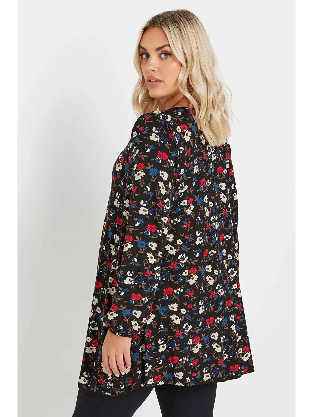 Siyah Büyük Beden Uzun Kollu V Yaka Önü Pileli Çiçek Desenli Bluz 303720-4
