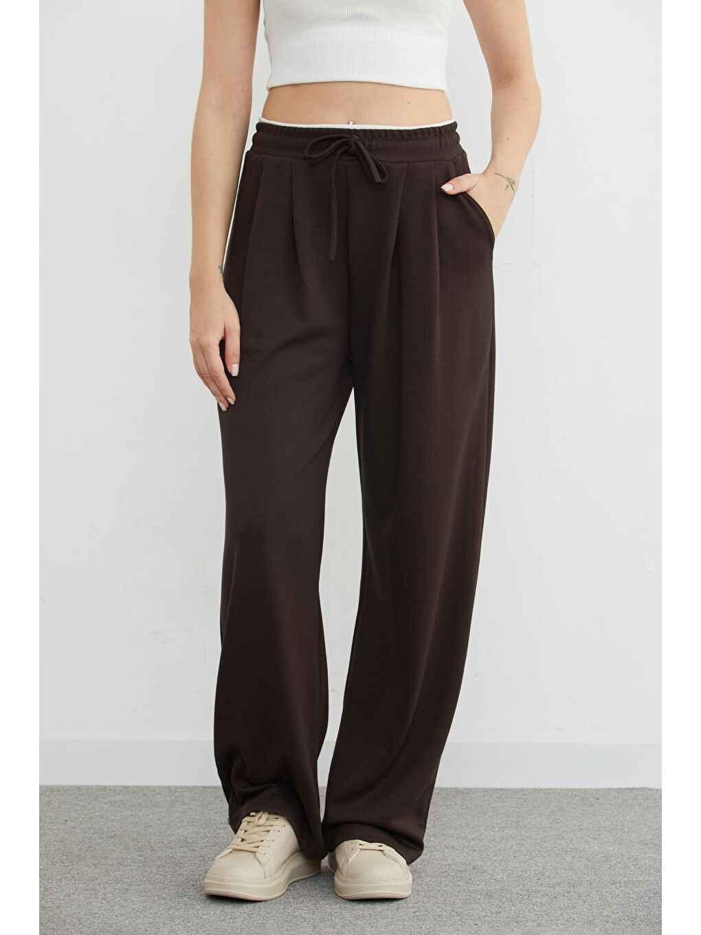 Kahverengi Beli Ribana Detaylı Pileli Modal Pantolon-1