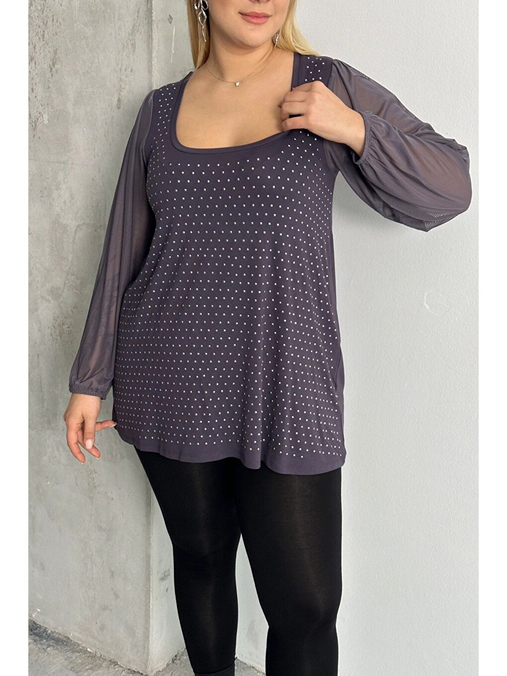 Antrasit Büyük Beden Uzun Tül Kol Önü Taş İşlemeli Bisiklet Yaka Bluz 321850-U-5