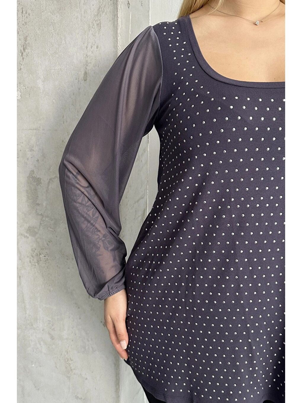 Antrasit Büyük Beden Uzun Tül Kol Önü Taş İşlemeli Bisiklet Yaka Bluz 321850-U-6