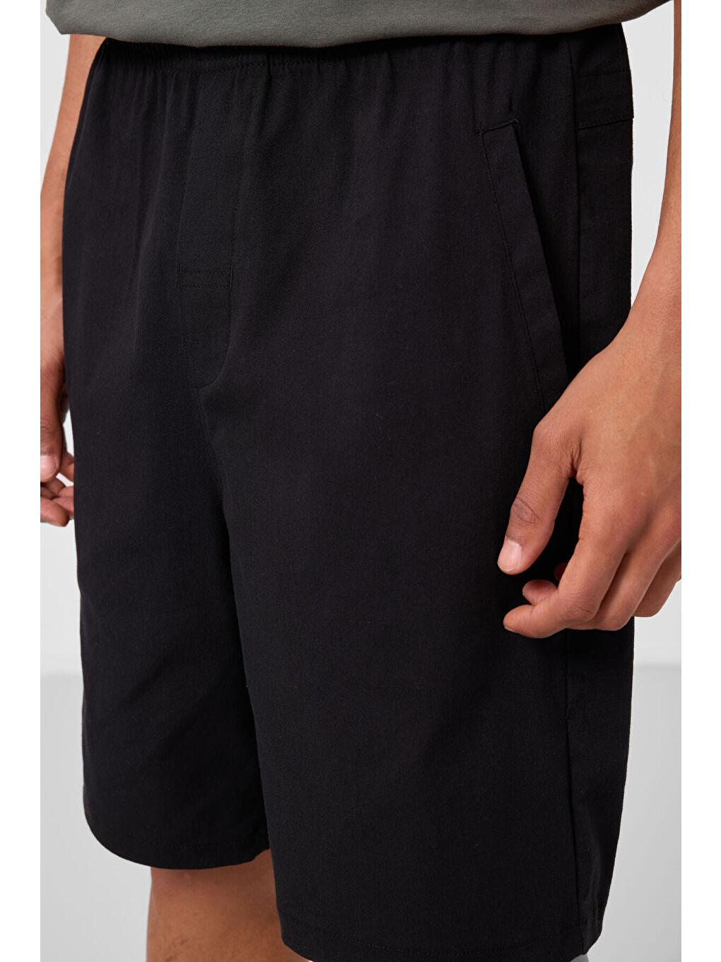 Siyah Standart Fit Dokuma Hafif Esnek Chino Erkek Şort - 81292-4