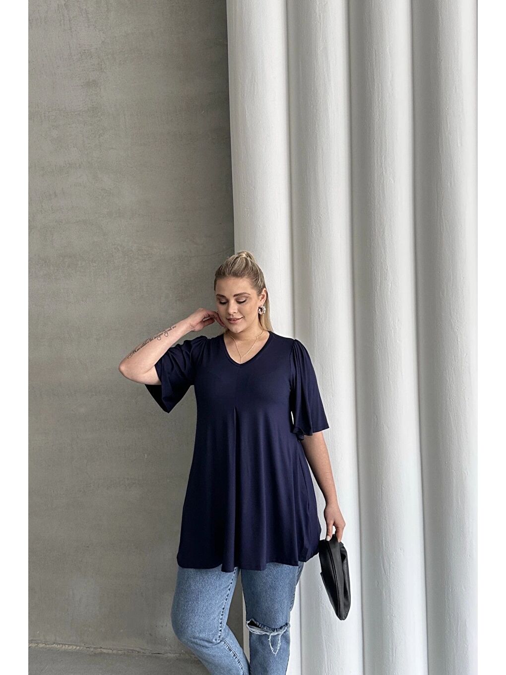 Lacivert Büyük Beden V Yaka Desensiz Asimetrik Kesim Elastanlı Bluz MDL-6-4