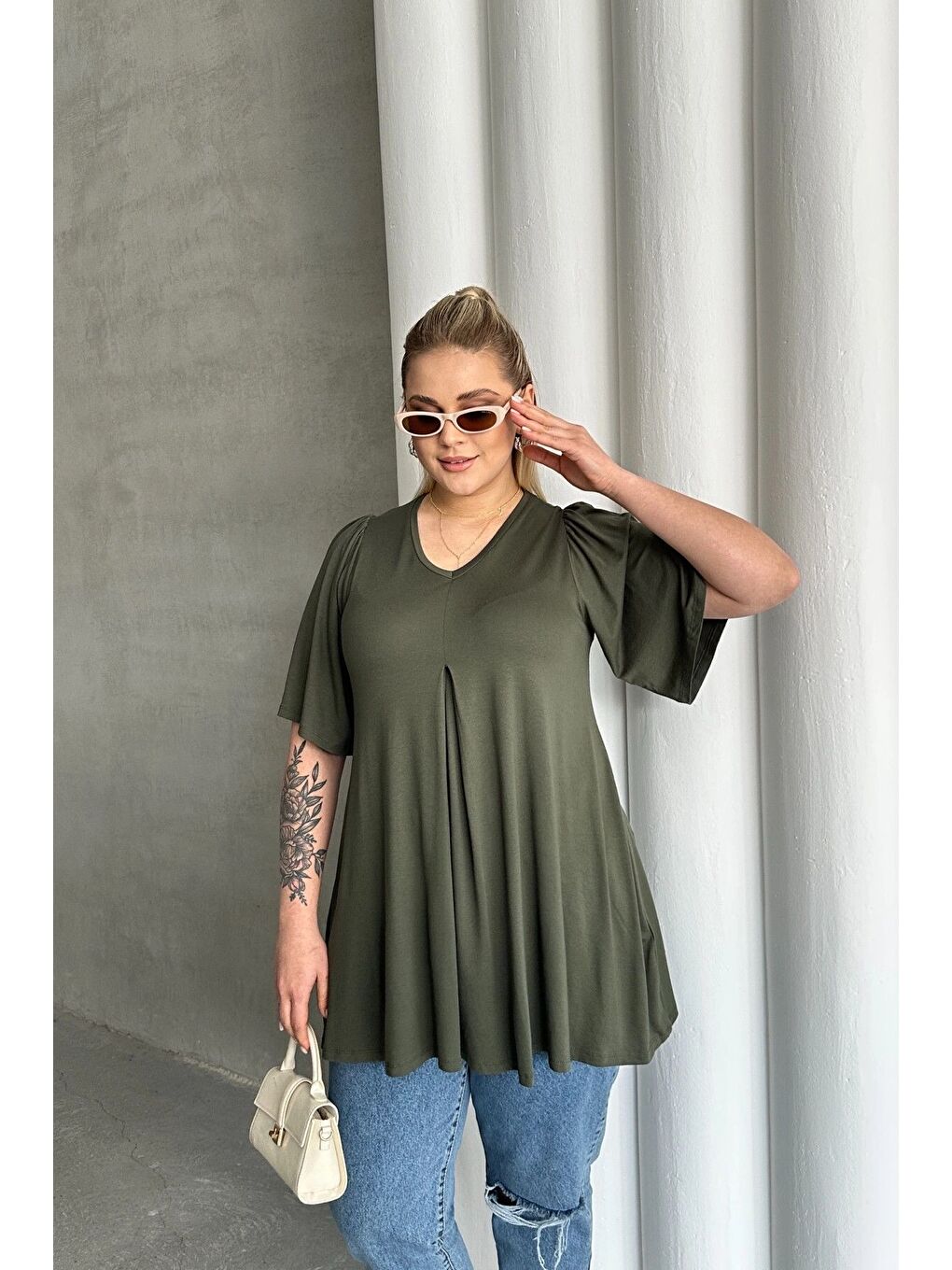 Haki Büyük Beden V Yaka Desensiz Asimetrik Kesim Elastanlı Bluz MDL-4-3