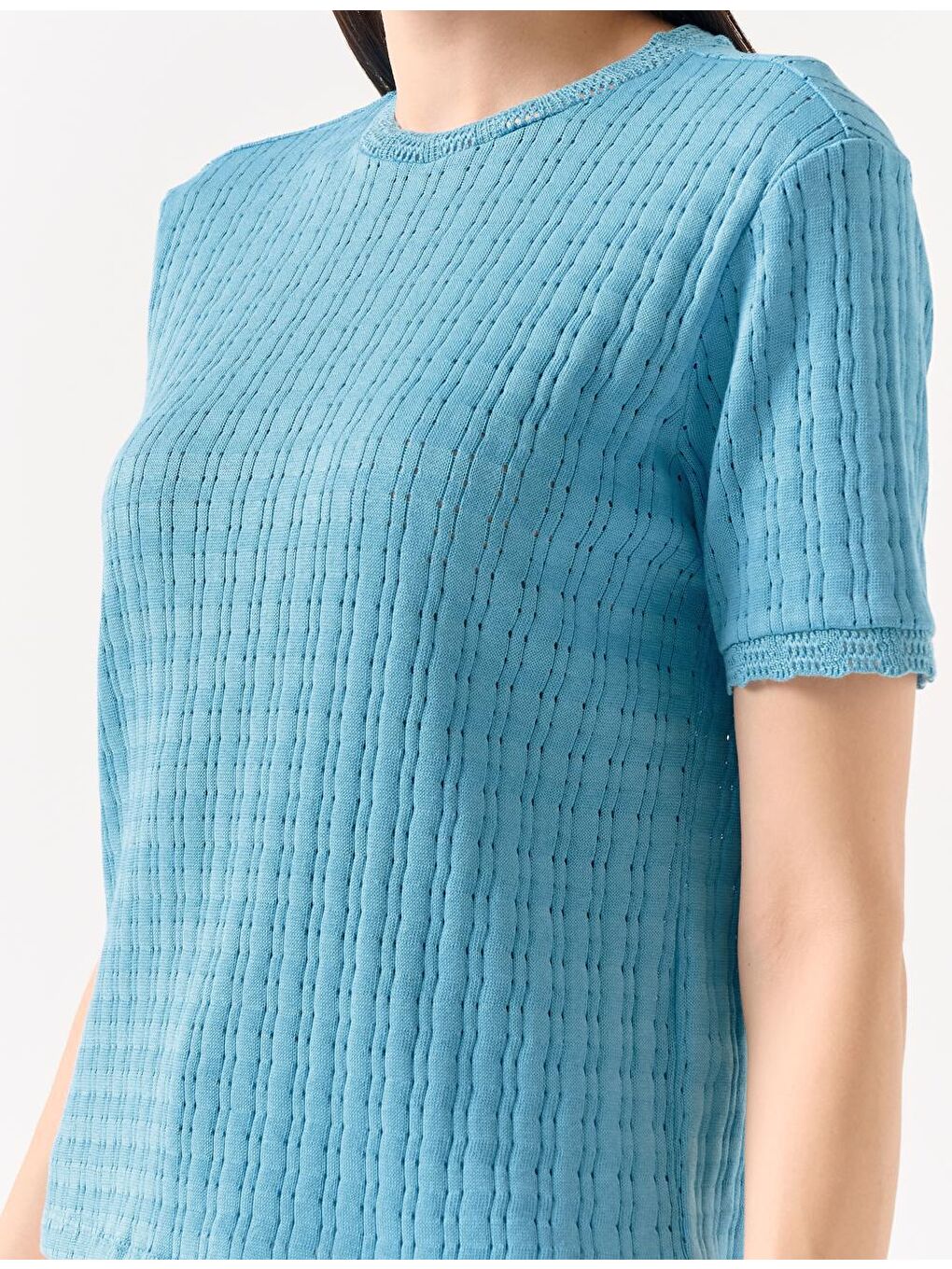 Açık Gök Mavisi Düz Kesim Bisiklet Yaka Kısa Kollu Delikli Örme Bluz-2