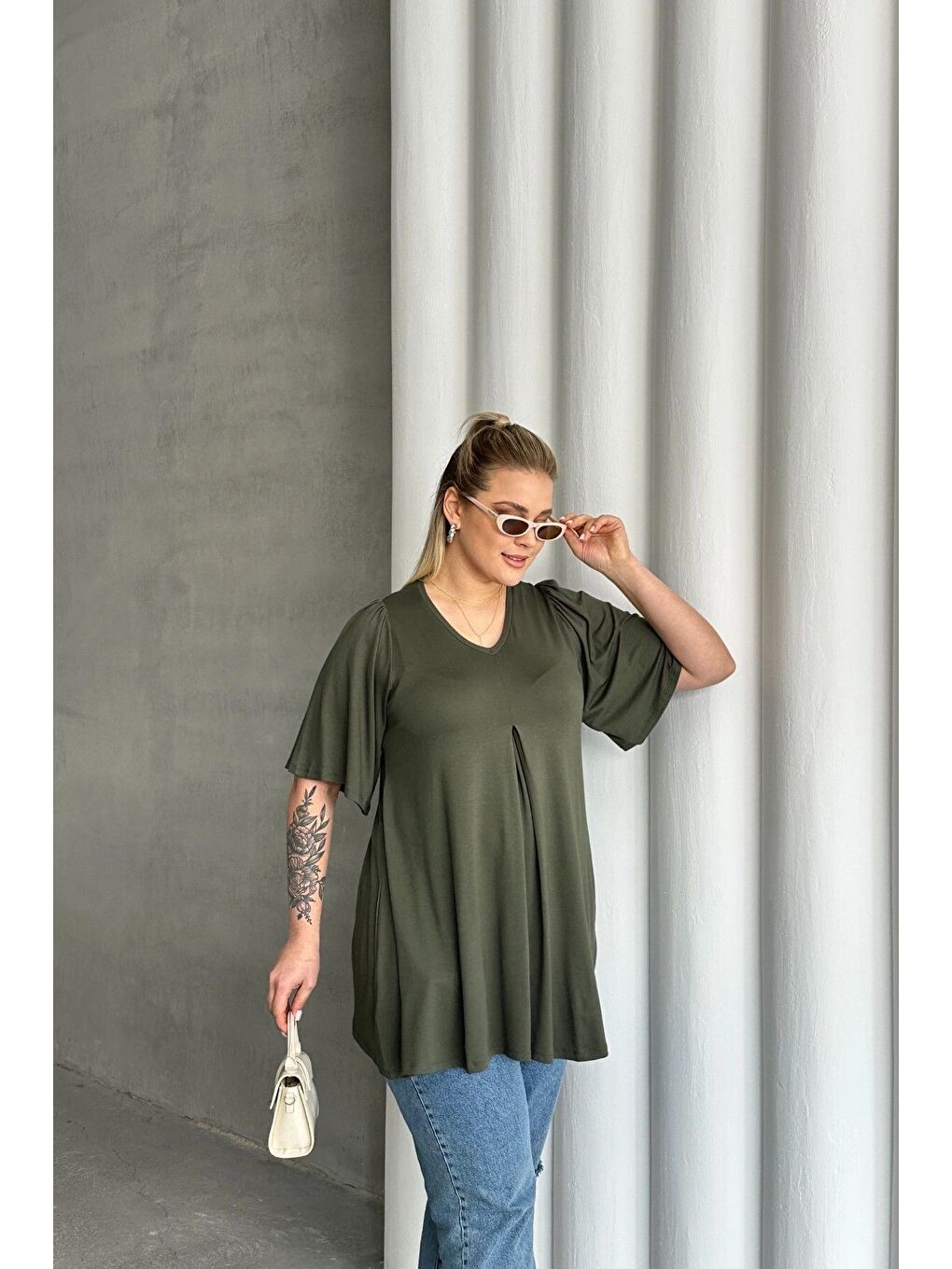 Haki Büyük Beden V Yaka Desensiz Asimetrik Kesim Elastanlı Bluz MDL-4-4