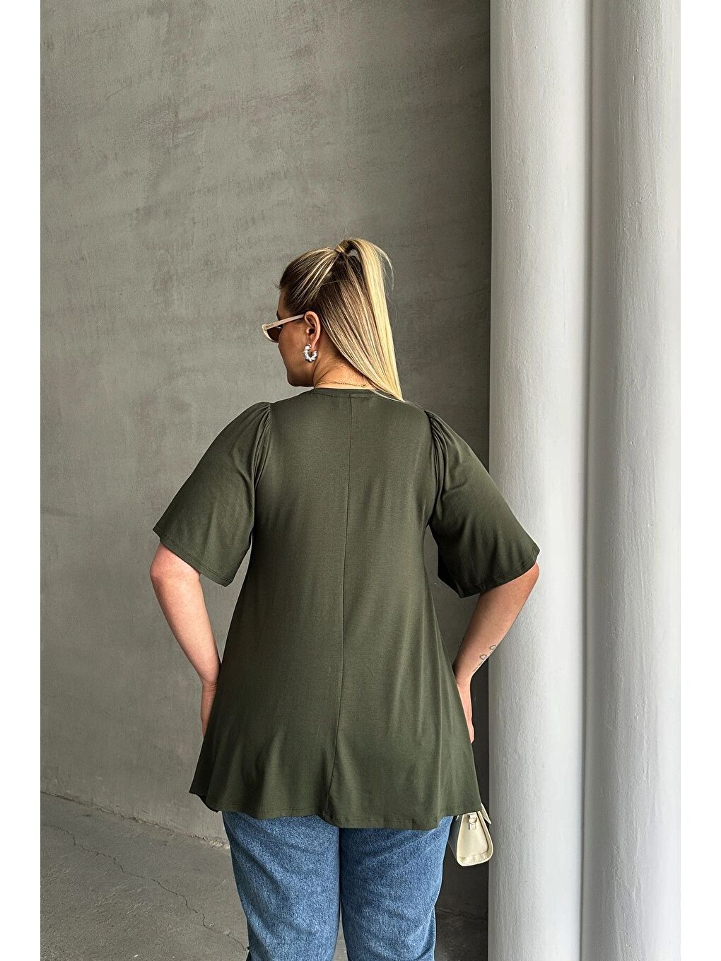 Haki Büyük Beden V Yaka Desensiz Asimetrik Kesim Elastanlı Bluz MDL-4-7